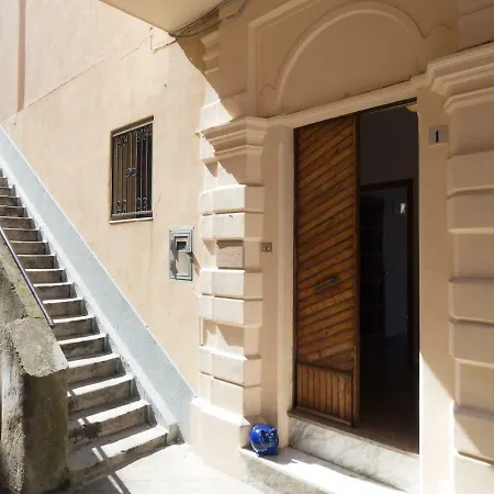 Ll Gatto Pizzo City Center With Wonderful Sea Views Apartman